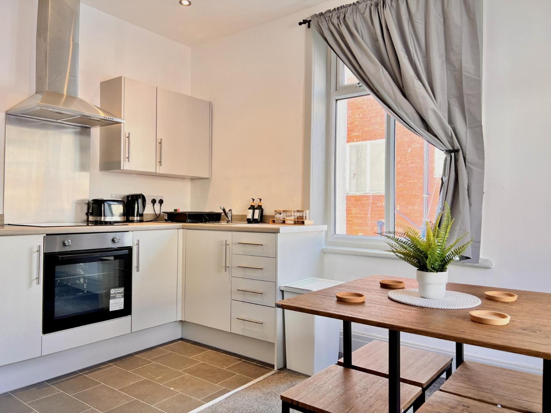 Apartamento Two-bedroom Next To Winter Gardens With Free On-site Parking,