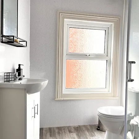 Two-Bedroom Apartments Next To Winter Gardens With Free On-Site Parking, Blackpool Exterior photo