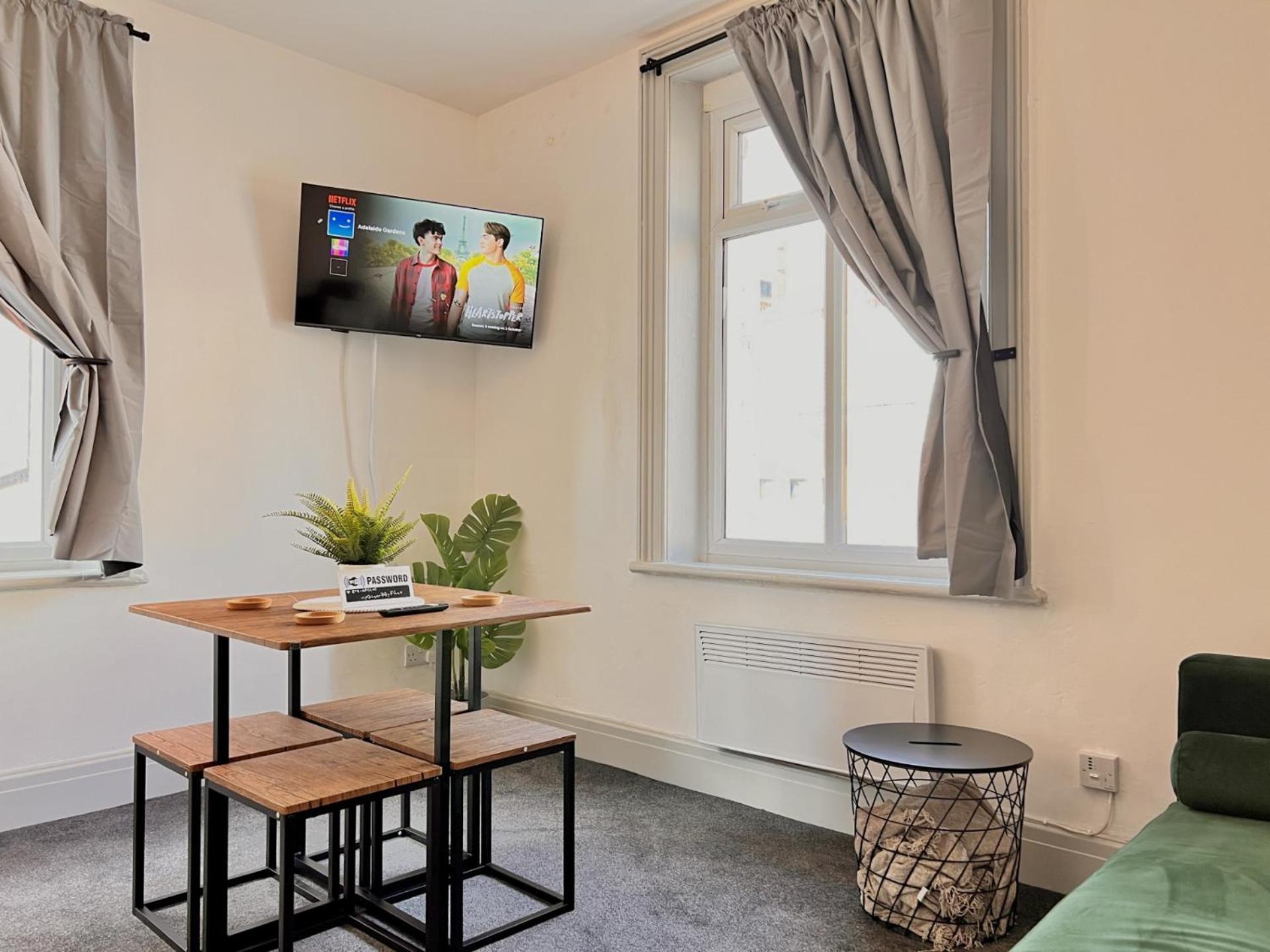Two-bedroom Next To Winter Gardens With Free On-site Parking, * Блэкпул